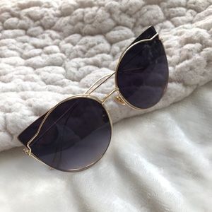 beautiful woman sunglasses